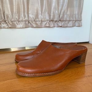 Vintage 90’s Antonio Melani Leather Mule Clogs